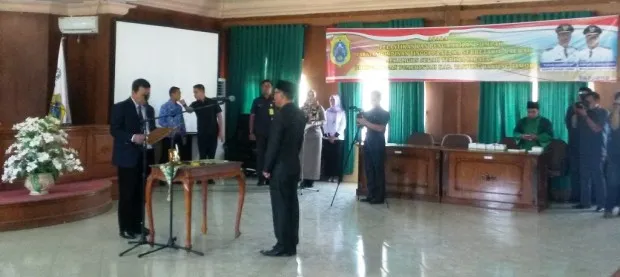 Bupati Lantik Sapril Menjadi Sekda